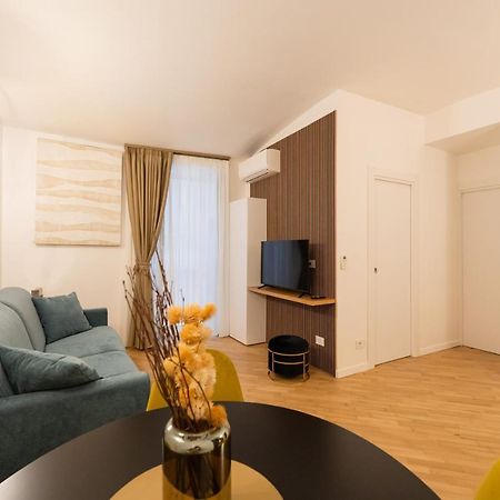 Dimora Dei Martiri Apartment Napoli Bagian luar foto