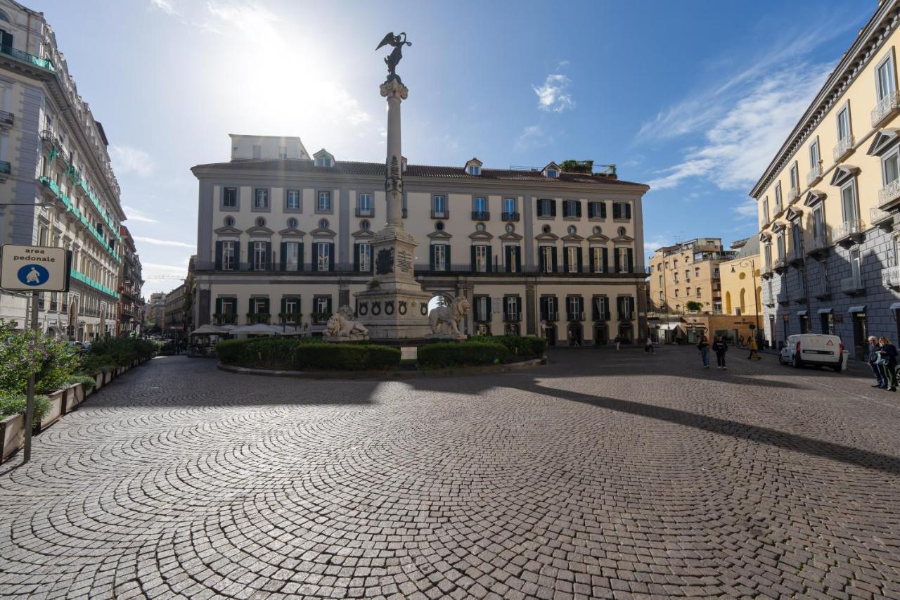 Dimora Dei Martiri Apartment Napoli Bagian luar foto
